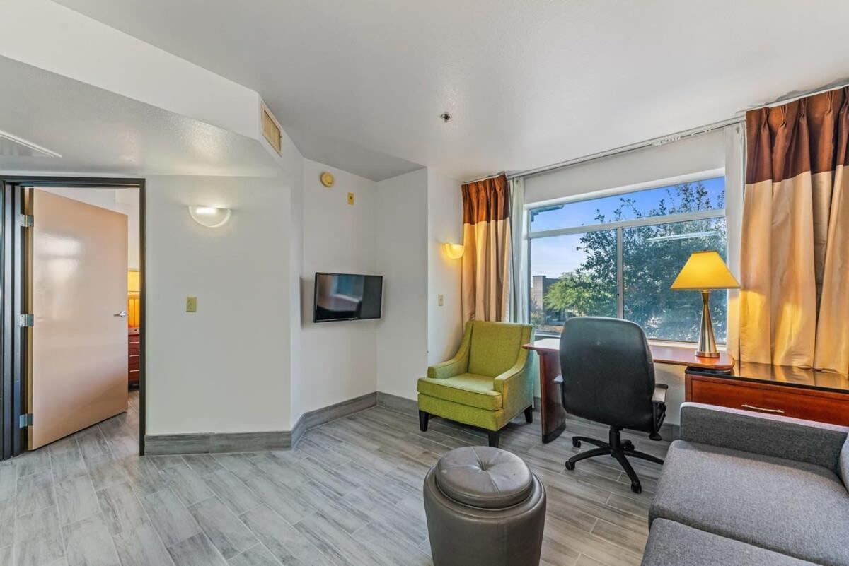 Chandler Promo 1Bd 1Ba Екстериор снимка