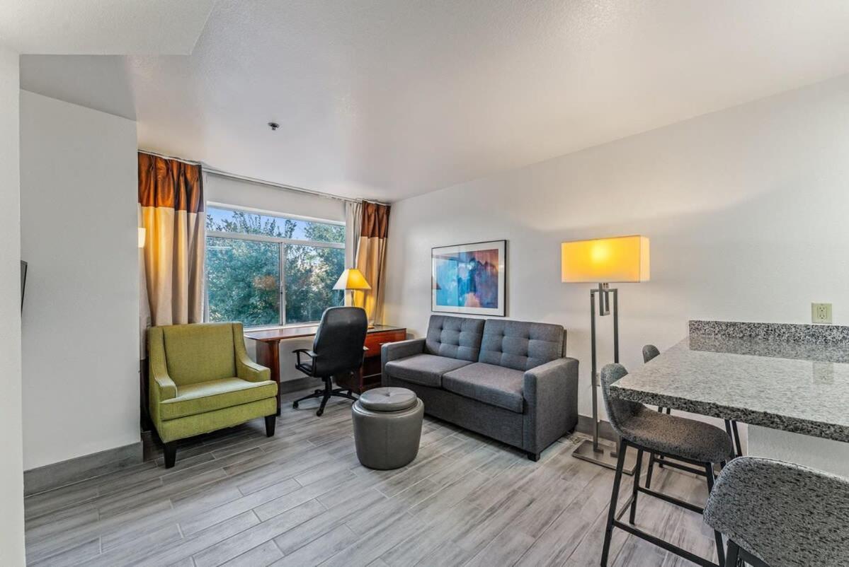Chandler Promo 1Bd 1Ba Екстериор снимка