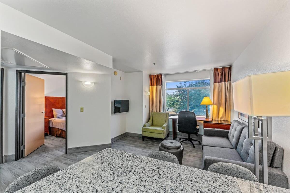 Chandler Promo 1Bd 1Ba Екстериор снимка